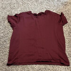 Fabletics Maroon Short Sleeve Tee